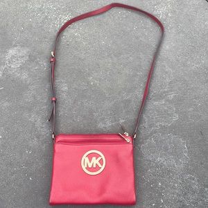 Great condition Michael Kors crossbody soft leather